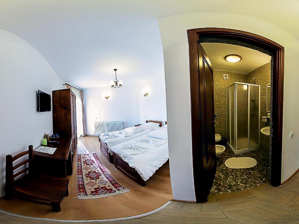 Casa Cartianu Hotel Targu Jiu Room photo